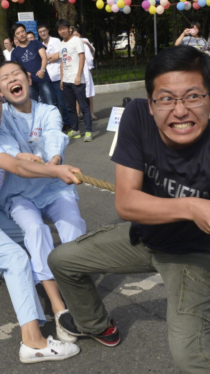 太阳成tyc7111cc官网-青春校园+师生虐恋爱情小说就看《风车与巨人》(图4) 太阳成tyc7111cc官网